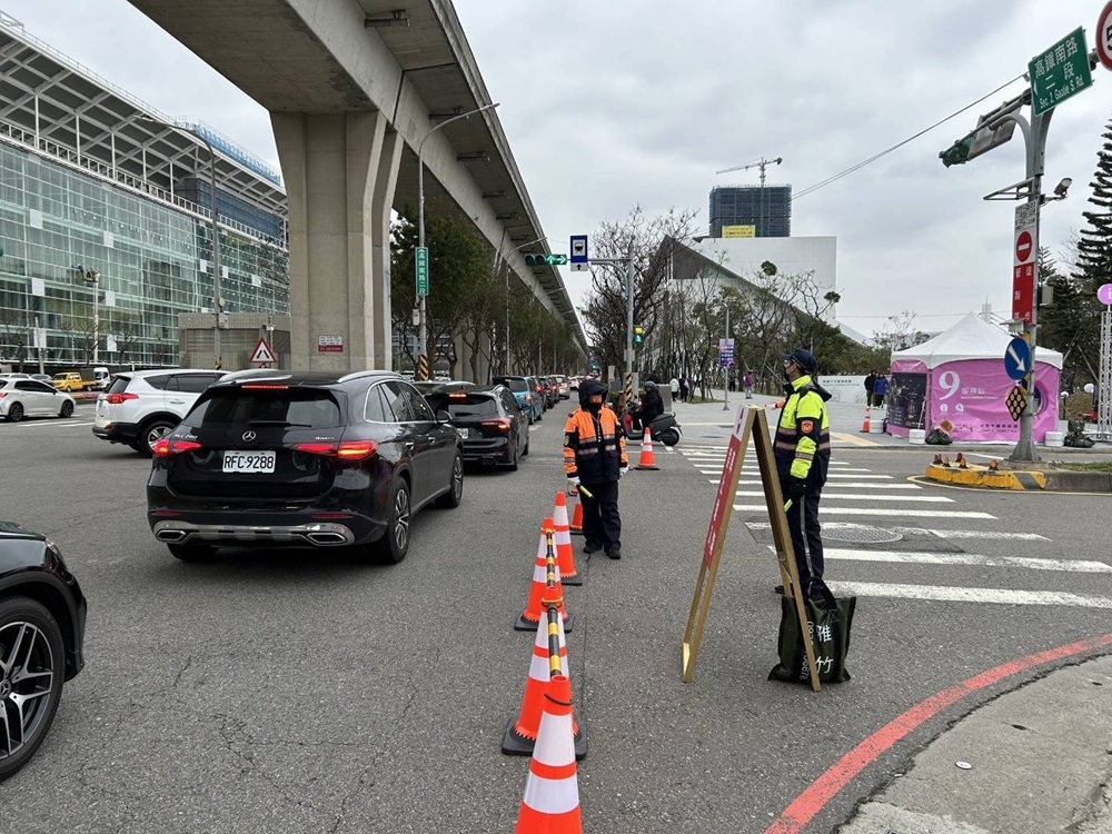 交通快打登場 桃園警要讓台灣燈會通行更順暢 242 cnews204250211a06