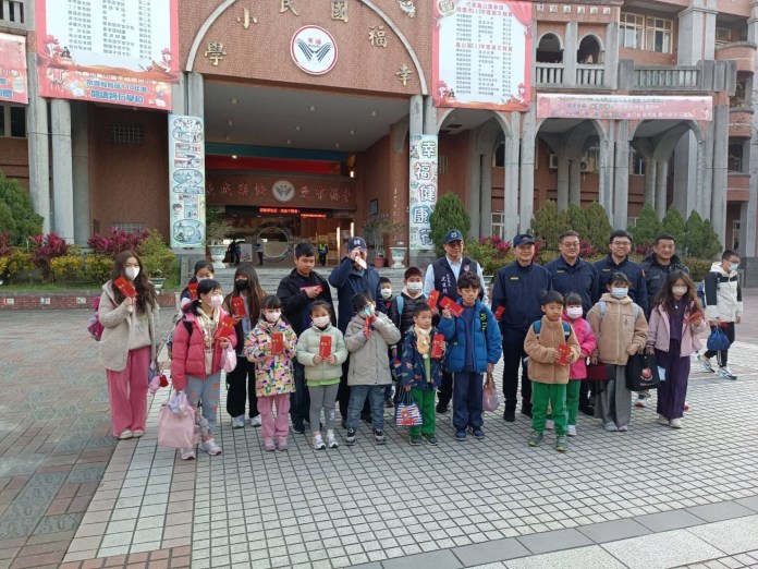開學了!龜山警前進校園 守護通學安全 68 S 9166911