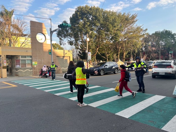 開學了!龜山警前進校園 守護通學安全 69 S 9166910
