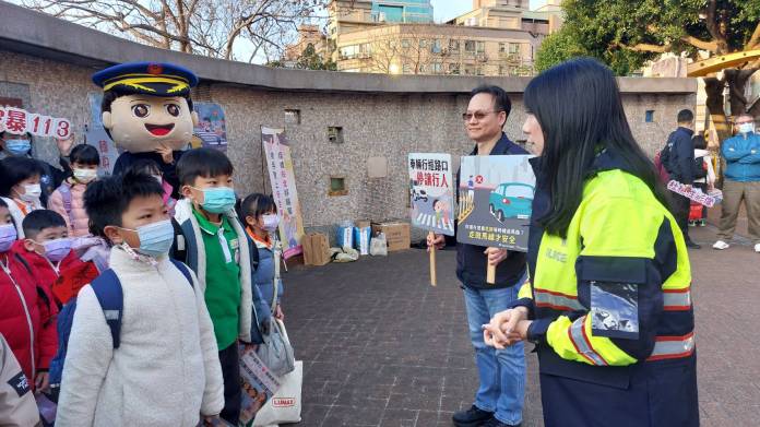 開學日桃園啟動護童專案 交安識詐一站式宣導 68 2058591 0
