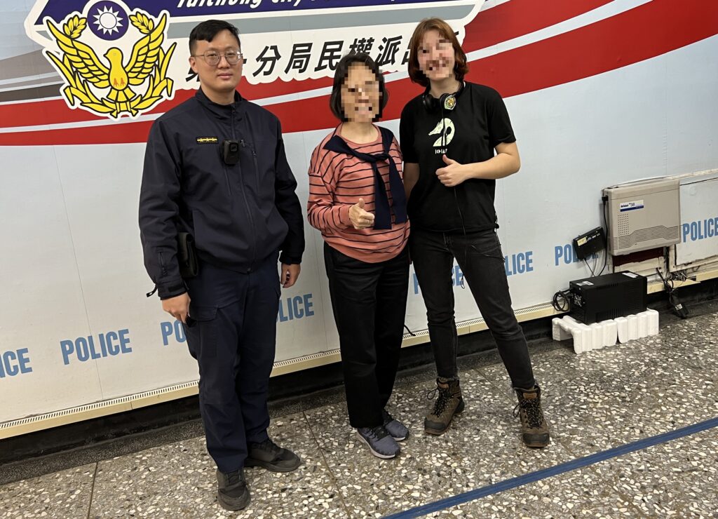 德女來臺旅遊遺失皮夾           領失物體會滿滿人情味