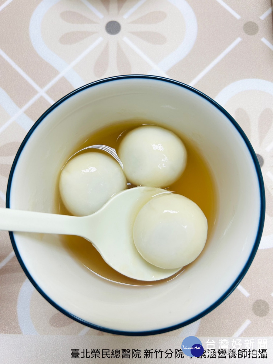芝麻湯圓搭配無糖茶