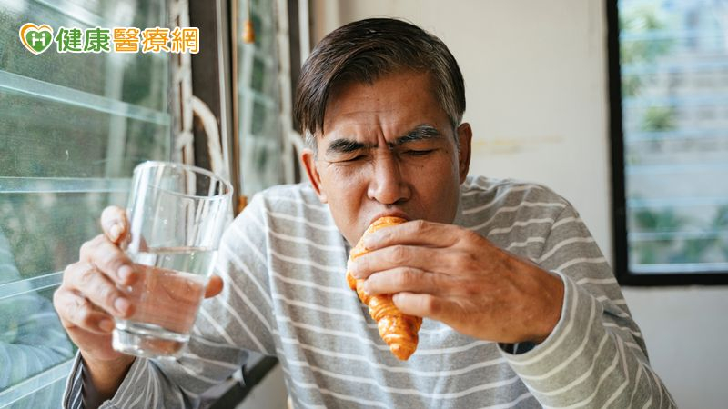 他愛吃重鹹與醃漬物,罹第四期胃癌! 1治療成功逆轉變一期