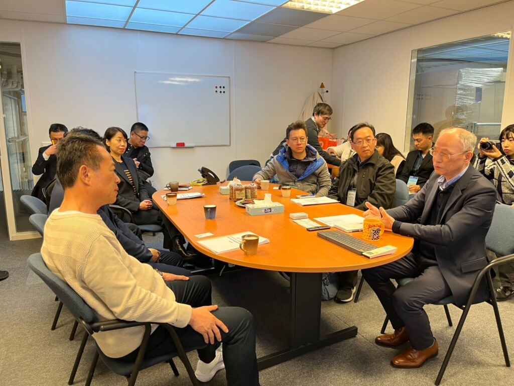 首站借鏡愛茵荷芬台商企業　翁章梁率團赴荷德取經