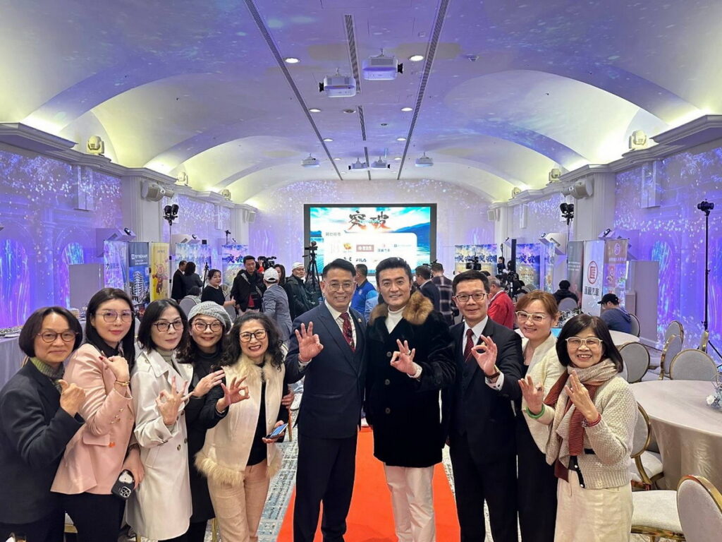 電影「突破三千米的泳氣」即將開拍,舉辦卡司發布記者會。