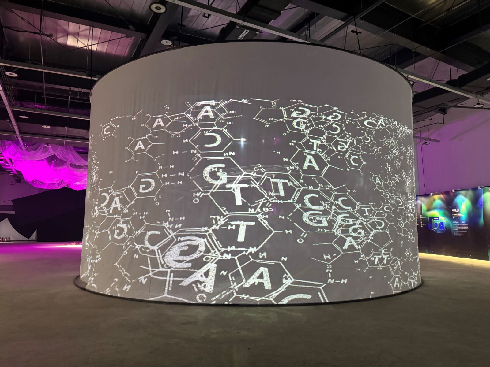 桃園市政府「數位星辰」元宇宙特展開展 科技與藝術交融的魅力 259 cnews207250212a10