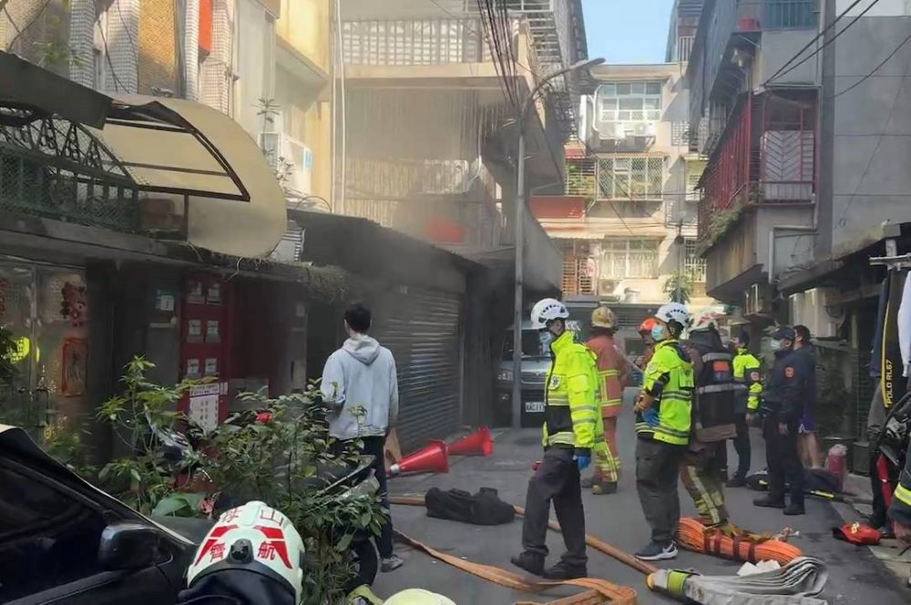 《圖說》安裝住宅用火災警報器於火災發生時,可助即早應變逃生,避免生重大傷亡。〈第一大隊提供〉