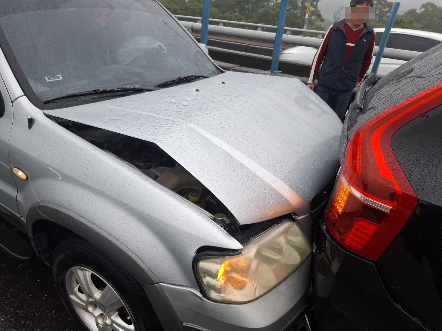 天雨路滑!台74甲線彰化東外環15車連環追撞 1人送醫 - https://www.watchmedia01.com