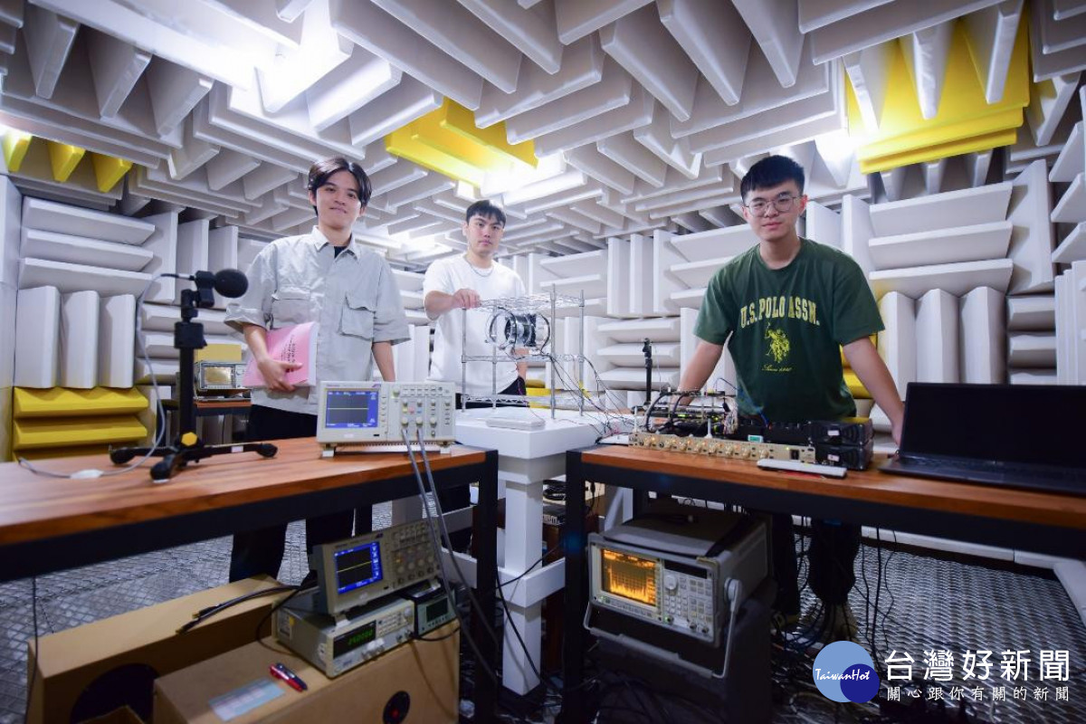 中原大學學士班新生註冊率連續五年百分百,充分展現辦學實力。(圖為電資學院無響室)