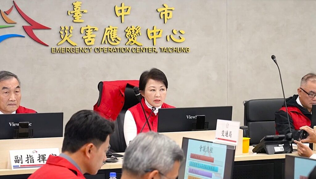 盧市長表示,事發原因調查中,市府要求新光三越停業。(圖/台中市政府提供)