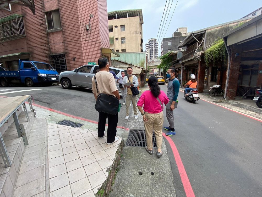 《圖說》施工前邀集相關單位討論施工方式,確保工程可以順利進行。〈水利局提供〉