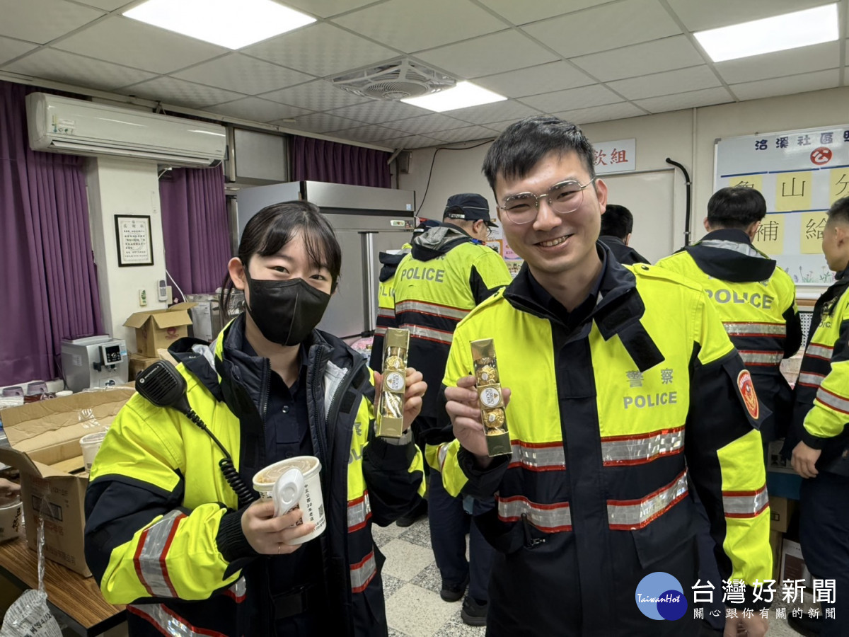 龜山警為燈會執勤員警備妥情人節佳禮,<br /><br /> 溫暖警眷心。