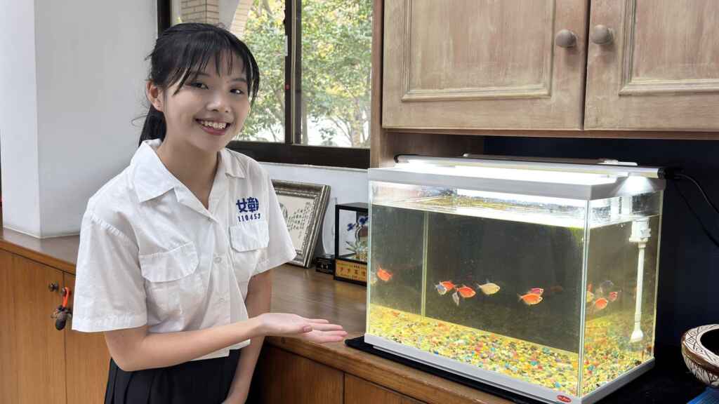 ▲蔡昱婕因為觀看電影《海洋奇緣》，被女主角勇敢追夢的精神所感動，她才開始思考自己的真正興趣，並發現自己對海洋生物與環境保護充滿熱情。（記者林明佑攝）