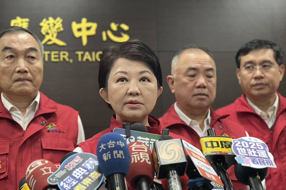台中新光三越氣爆釀4死34傷 盧秀燕宣布5局處3專案全面協助民眾 228 台中新光三越氣爆釀4死34傷 盧秀燕宣布5局處3專案全面協助民眾 227