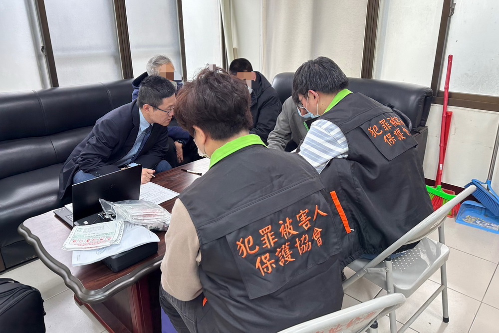 新光三越百貨氣爆 中檢完成相驗 16證人約談後請回 256 新光三越百貨氣爆 中檢完成相驗 16證人約談後請回 255