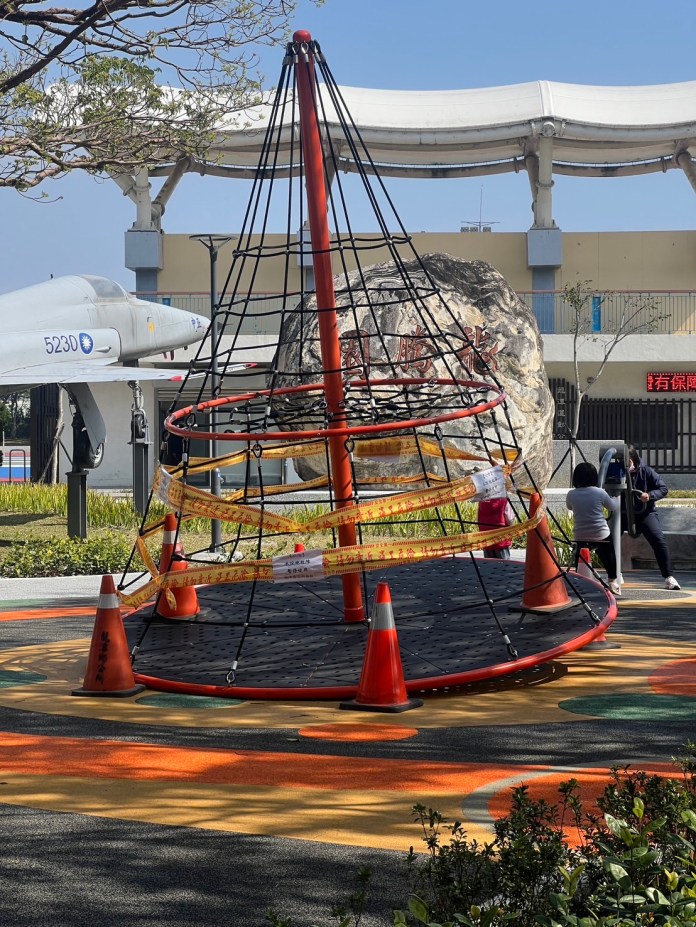 不當使用操壞公園設施 桃園工務局籲民眾發揮公德心 75 1897653