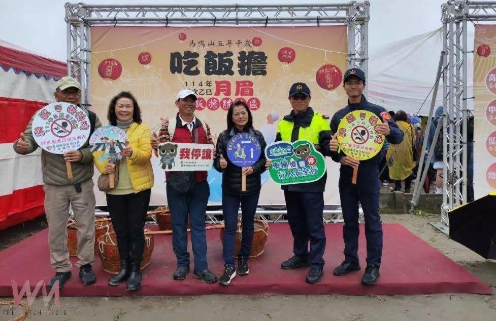 元宵「吃飯擔」萬人齊聚 臺西警冒雨交管守護平安 - https://www.watchmedia01.com