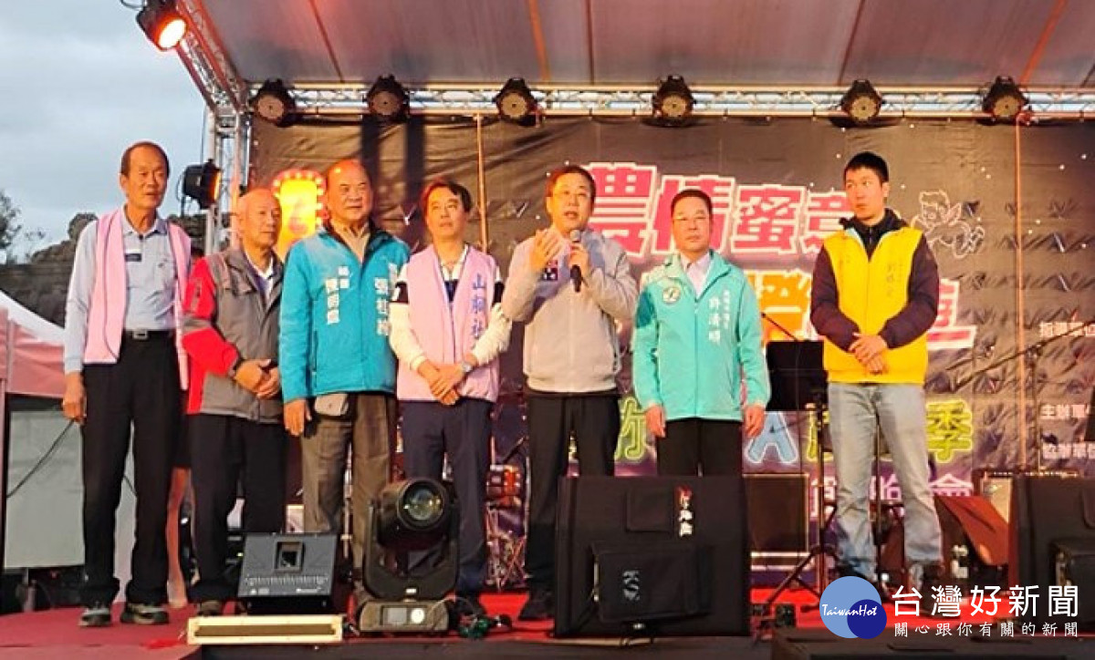 李岳壇區長致詞。