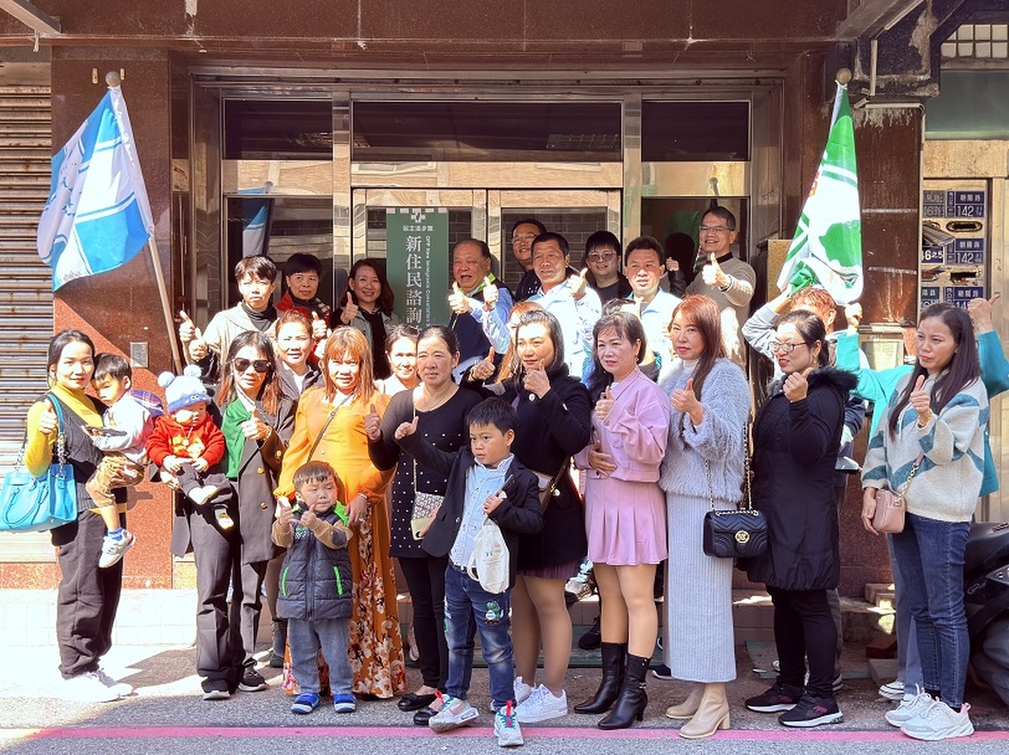 民進黨澎湖新住民諮詢站揭牌 陳光復勉與縣府齊心為新住民服務