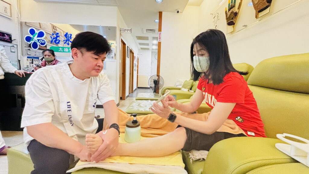 「腳底按摩」成為台灣觀光的景點特色代表。