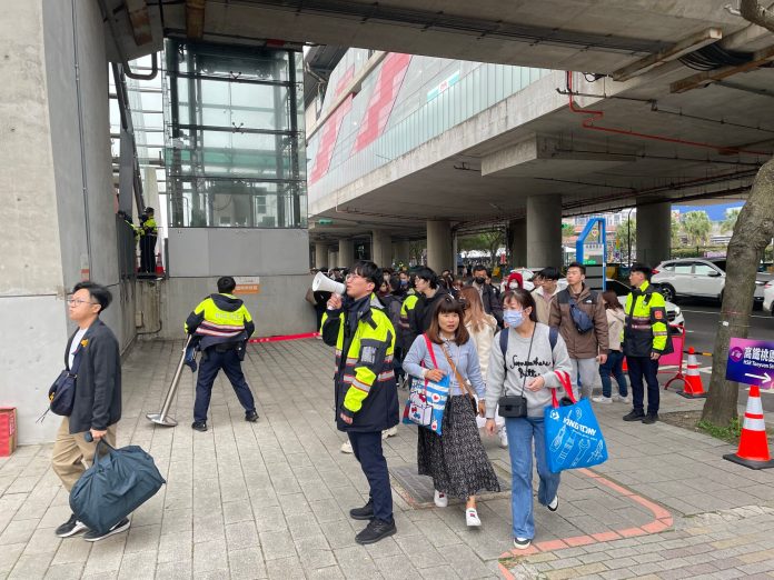 確保賞燈民眾安全 壢警提前調整強化人流措施 64 S 12214333 scaled