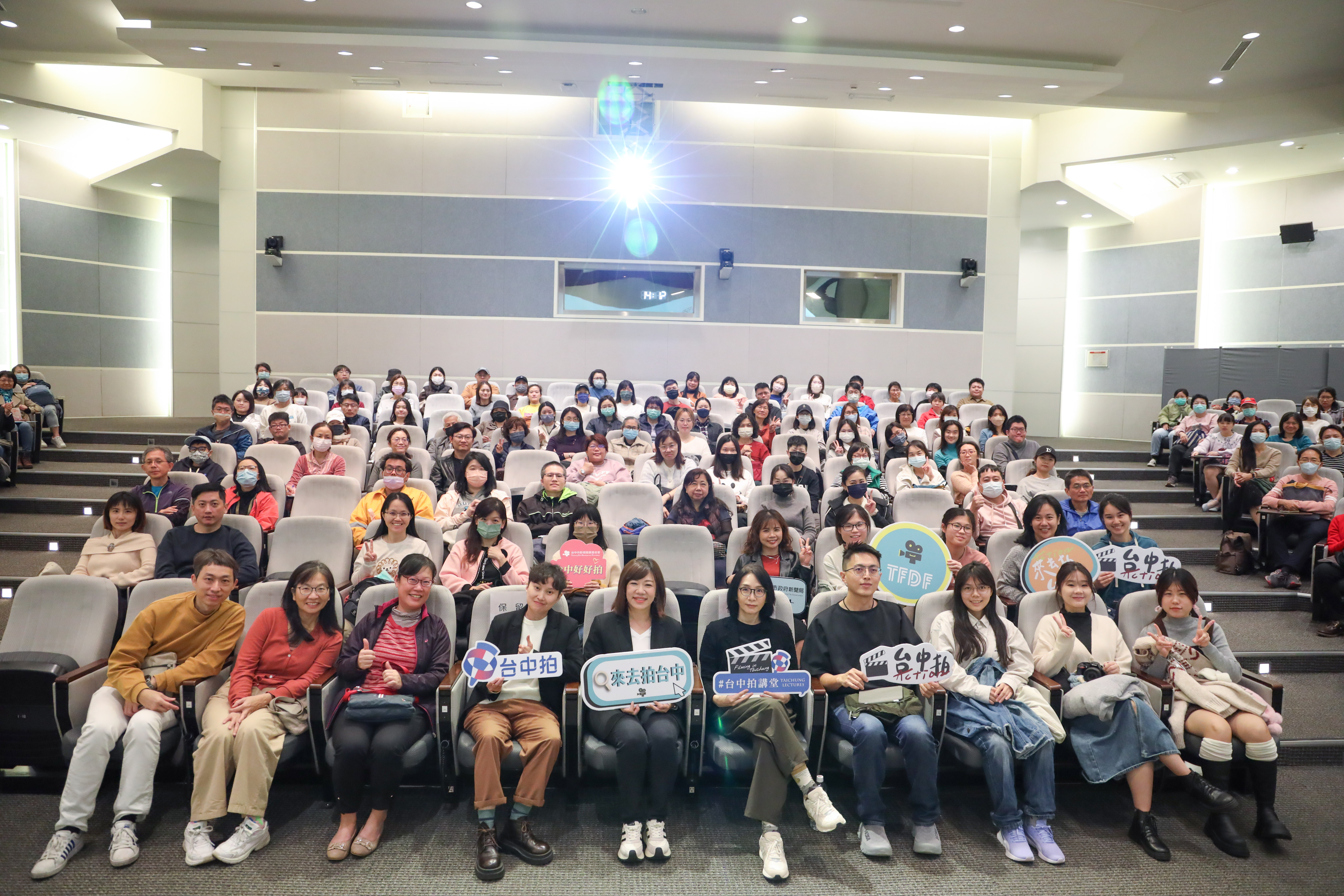 圖 台中拍講堂邀請金牌製作人林昱伶及金獎導演林君陽於國美館開講 記者王偉翻攝