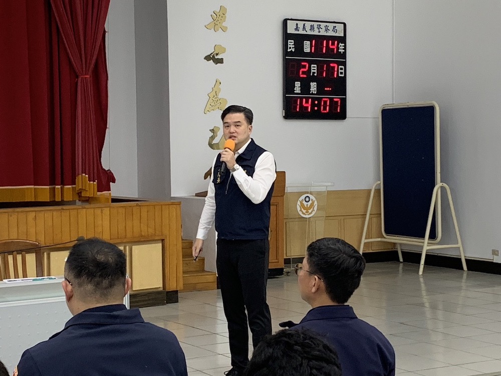 ▲刑警大隊長公士閔分析反詐成效。（圖/記者陳惲朋攝）
