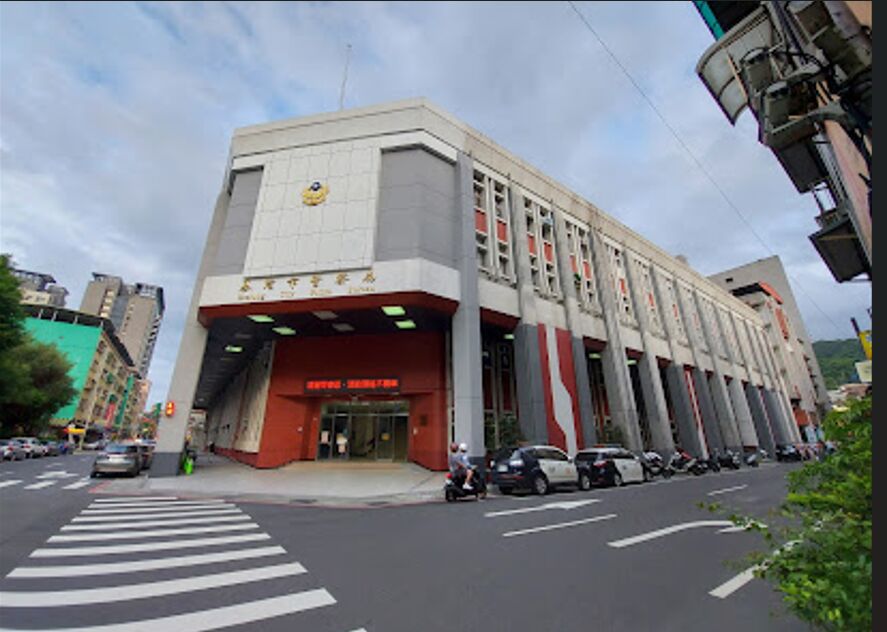 基隆少年隊長浮報加班費 溜班簽「超勤」回家吃飯遭拔官法辦 240 基隆少年隊長浮報加班費 溜班簽「超勤」回家吃飯遭拔官法辦 239