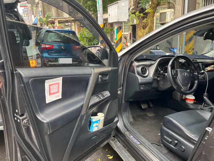 不甩150張罰單!桃園分署當街查封愛車 她秒繳錢求饒 56 465465 scaled