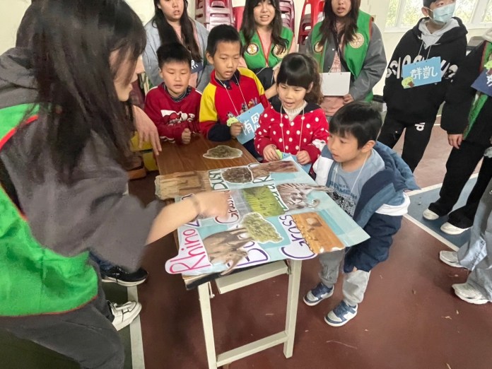 平鎮高中服務營隊前進東明國小 啟發學童環保意識 64 125311 0