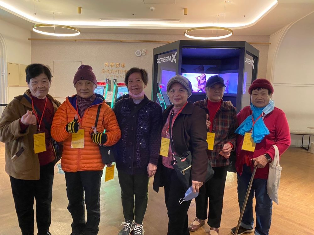 《圖說》榮民同聚在一起,雖然彼此不熟悉,但都有同樣的名字「榮民」。〈板橋榮家提供〉