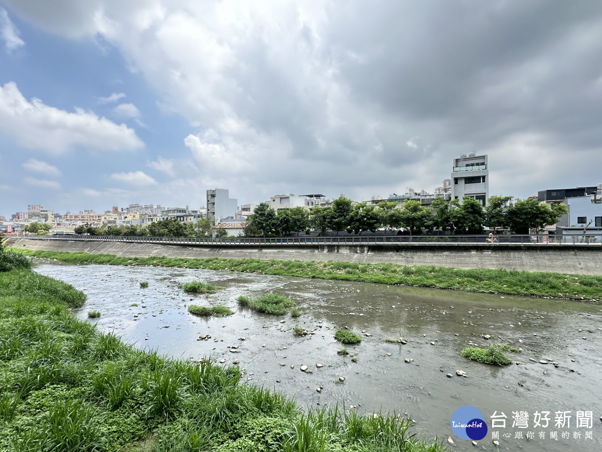 老街溪三崇橋至環鄉橋左岸治理工程正式啟動。