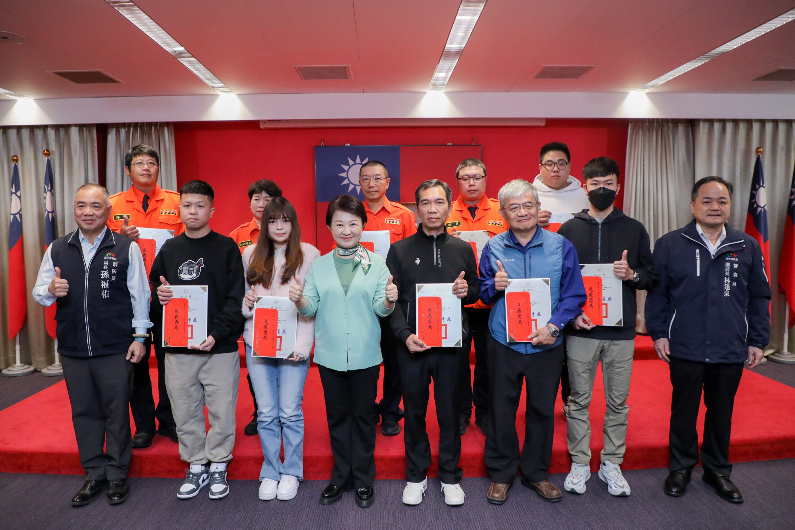 台灣最美風景！盧秀燕表揚新光三越救災城市英雄：他們的名字叫「勇敢」
