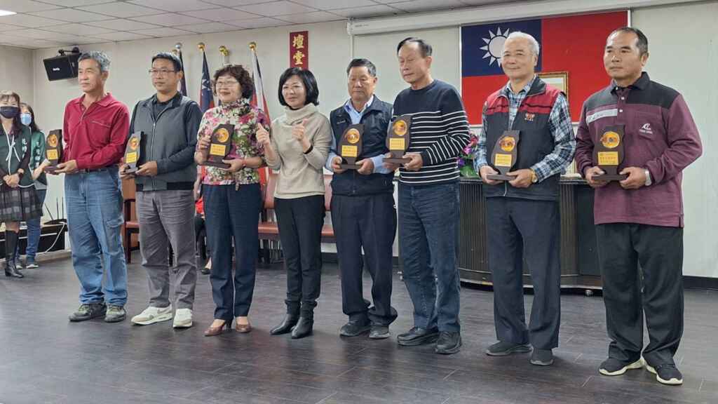 ▲花壇鄉農會總幹事顧碧琪感謝農民對社會的貢獻，慶祝大會中表揚38位對農業貢獻有功的優秀農民。（記者林明佑攝）