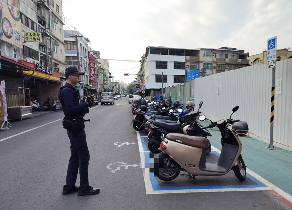 單月舉發違規420餘件 身障停車格長期遭占用 216 cnews204250218a08