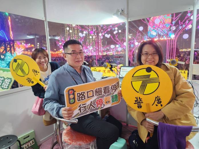 台灣燈會車潮人潮爆滿 八德警加強交通疏運防詐宣導 59 745250 0