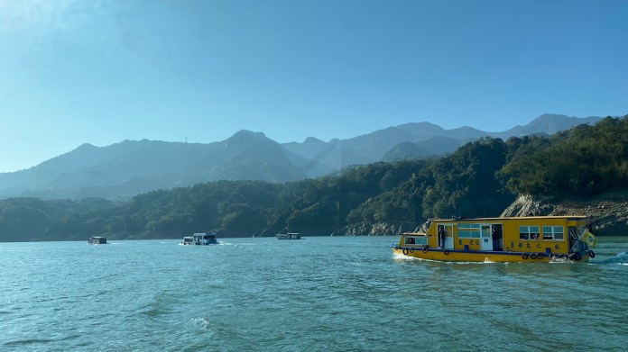 保存傳統文化 石門水庫媽祖水上遶境正式列桃園民俗 65 1234568 2