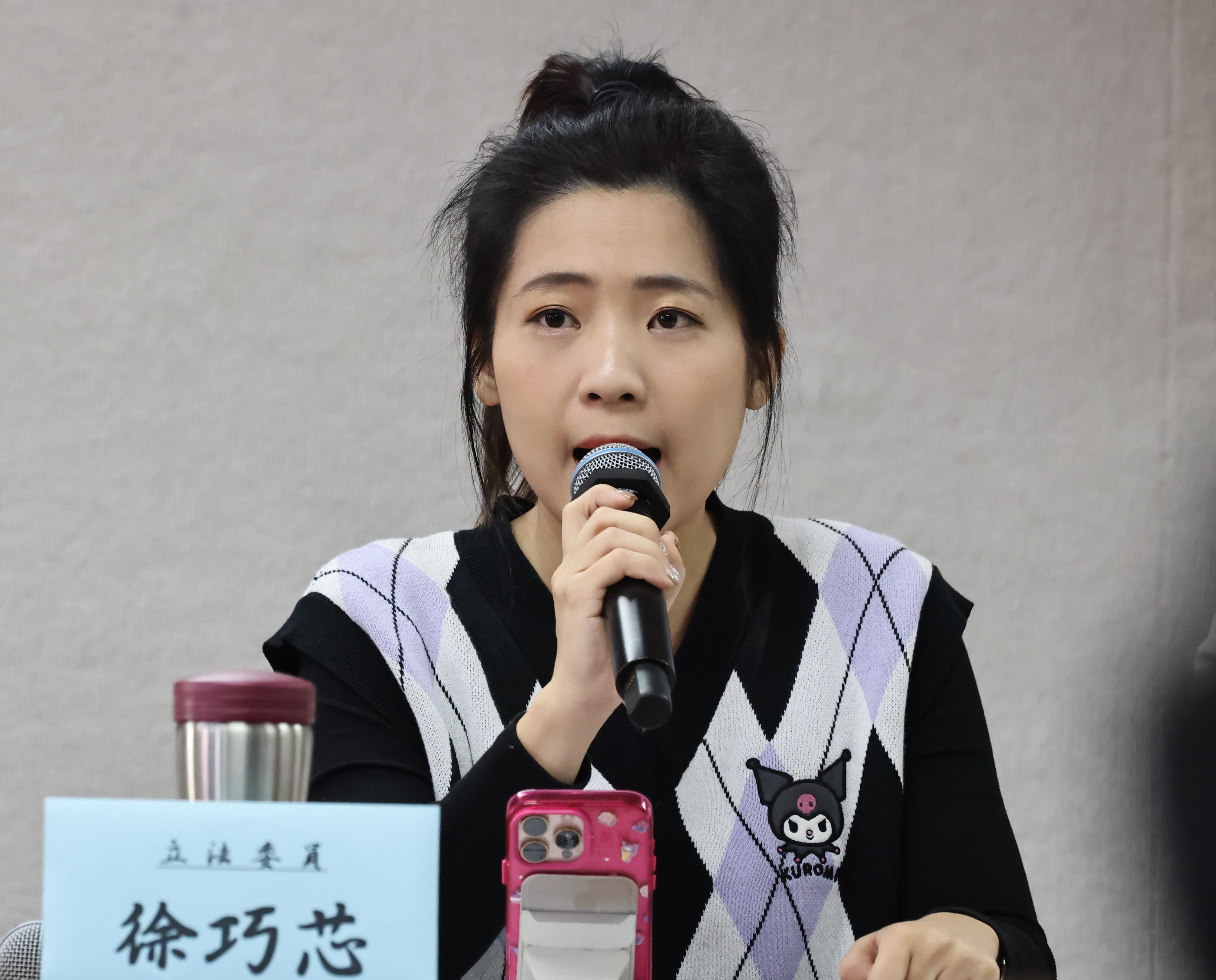 國民黨立委徐巧芯18日稱讚丈夫劉彥澧請辭是有骨氣,才是責任政治。資料照片/林啟弘攝