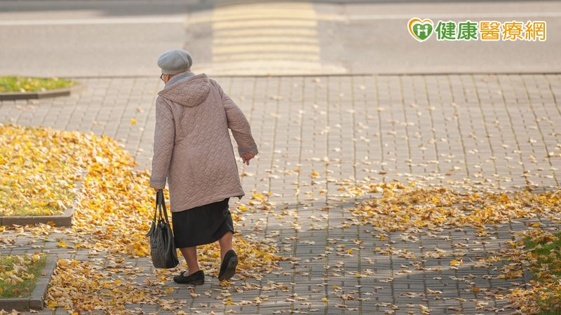 78歲老奶奶忘記回家的路,確診失智症! 1篩檢量表助早發現