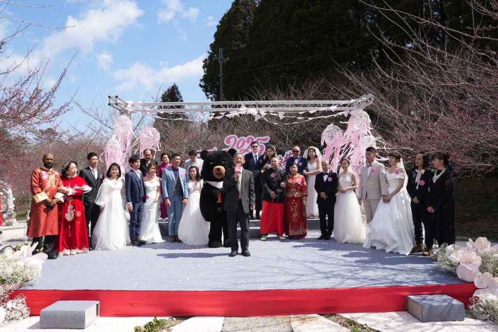 ▲參山處廖錫標副處長主持今日婚禮。（參山國家風景區管理處提供）