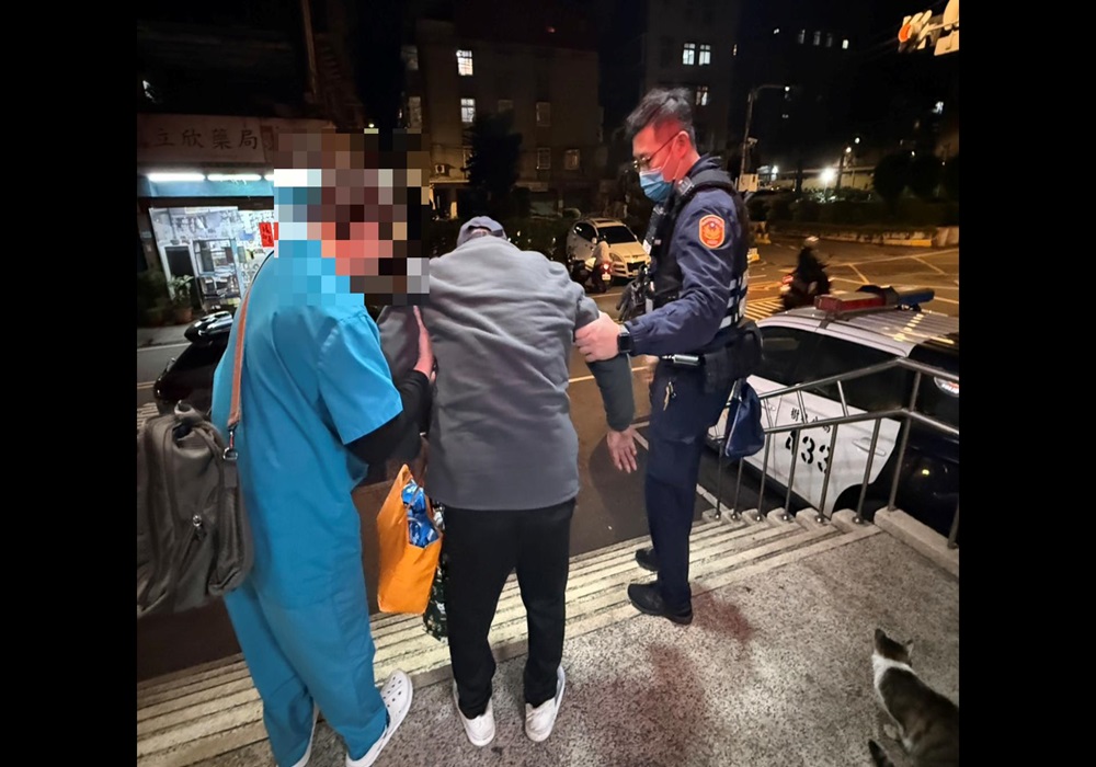 桃園到樹林25公里迷航 警協助獨走翁平安返家 234 248250219a02