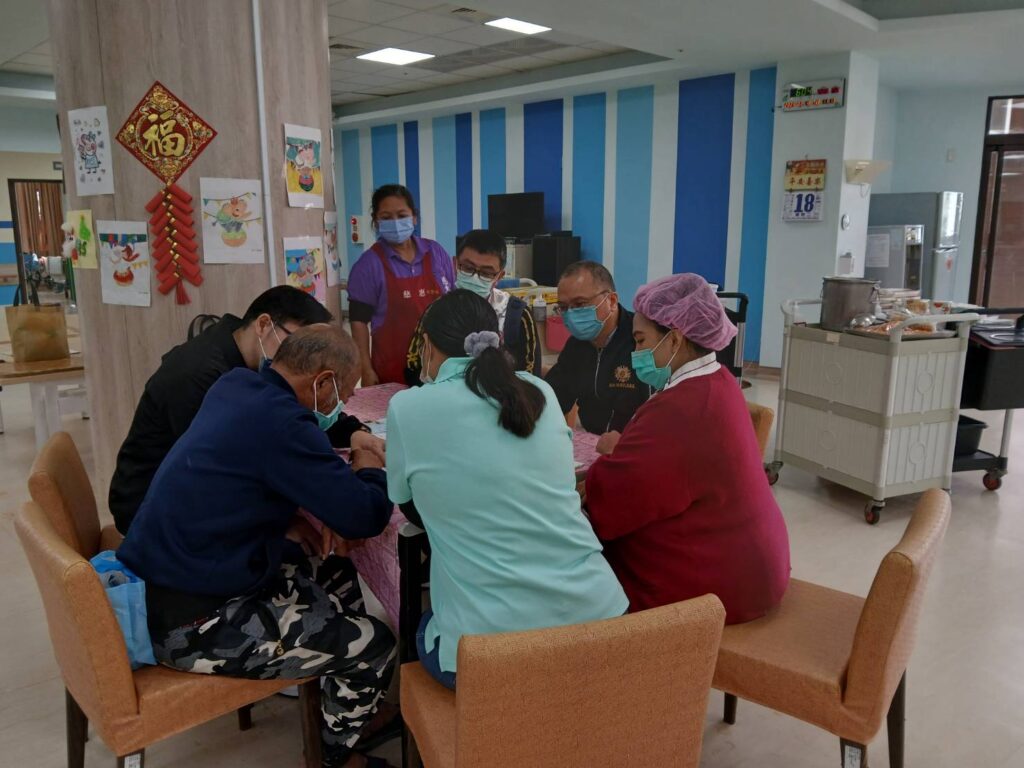 屏東縣榮服處陪同獨居榮民入住院護理之家