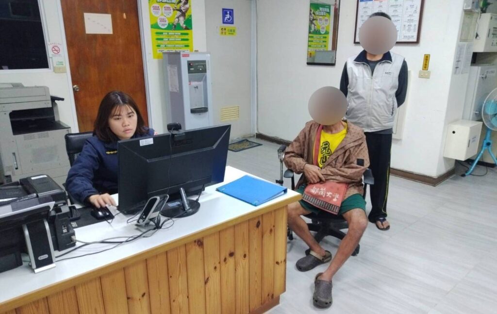 員警倒垃圾仍保持機警  「眼尖」尋獲屏東負氣離家男