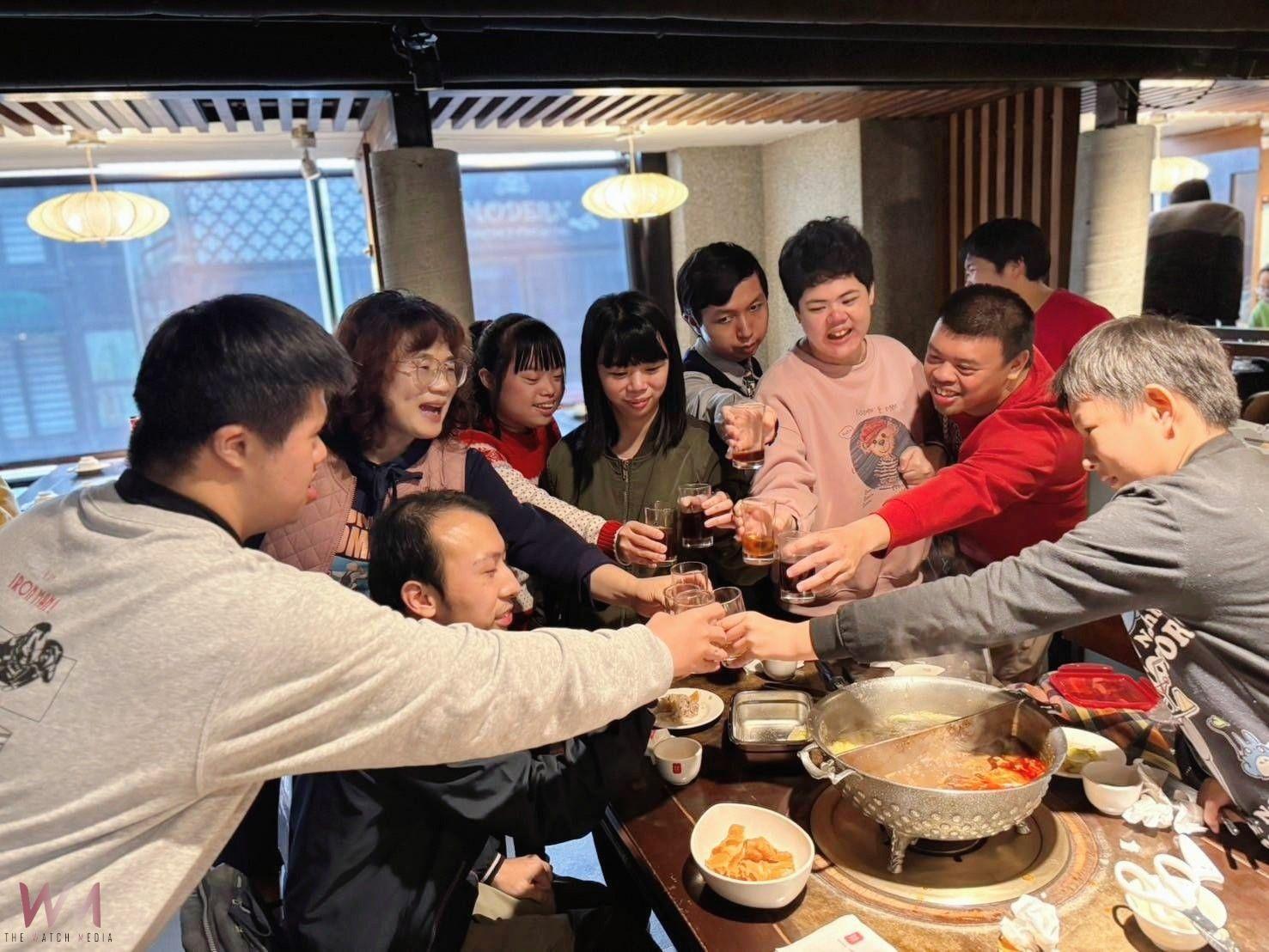 暖心公益!鼎王餐飲招待唐氏症基金會春酒饗宴 齊聚享溫馨 - https://www.watchmedia01.com
