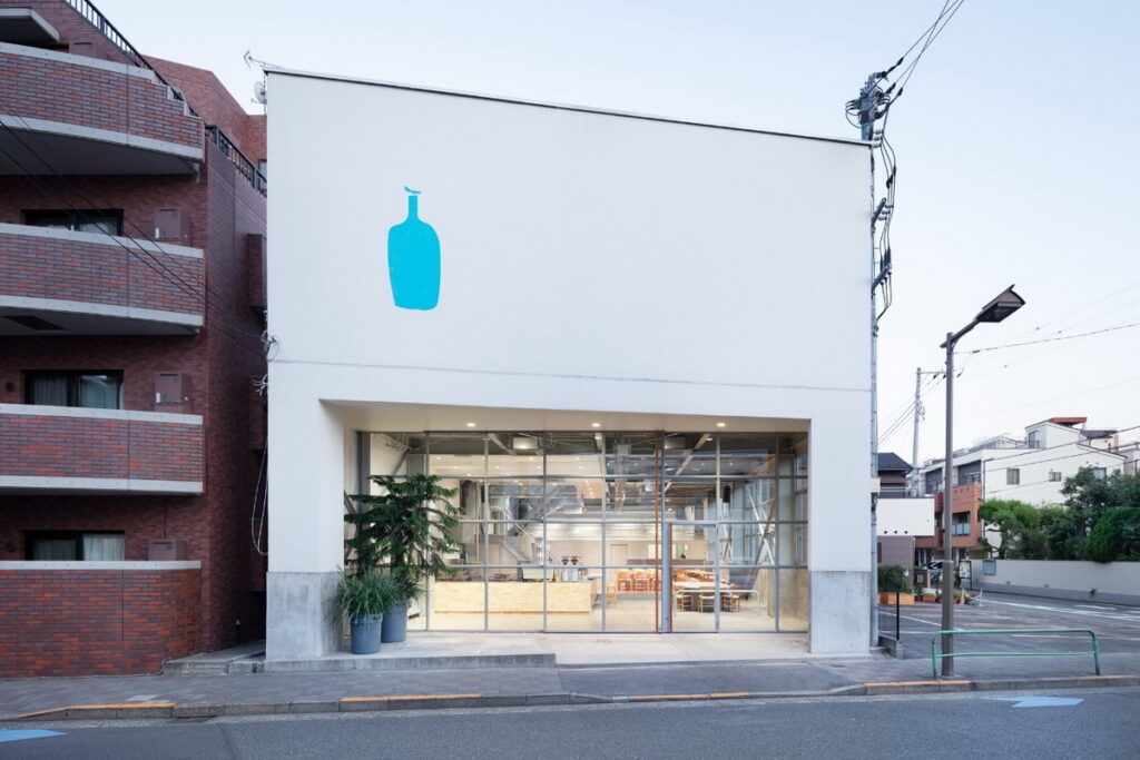 清澄白河咖啡文化的象徵——Blue Bottle Coffee 清澄白河旗艦店。(photo Takumi Ota)