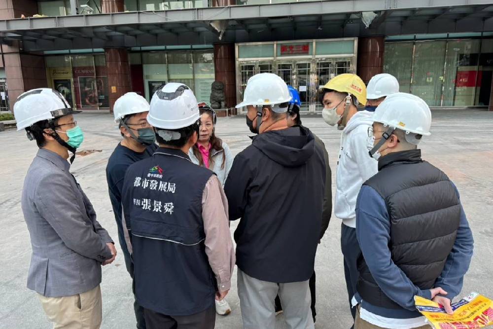 新光三越6年申請38次裝修僅這次漏掉? 都發局澄清:無獨厚業者 250 新光三越6年申請38次裝修僅這次漏掉? 都發局澄清:無獨厚業者 249