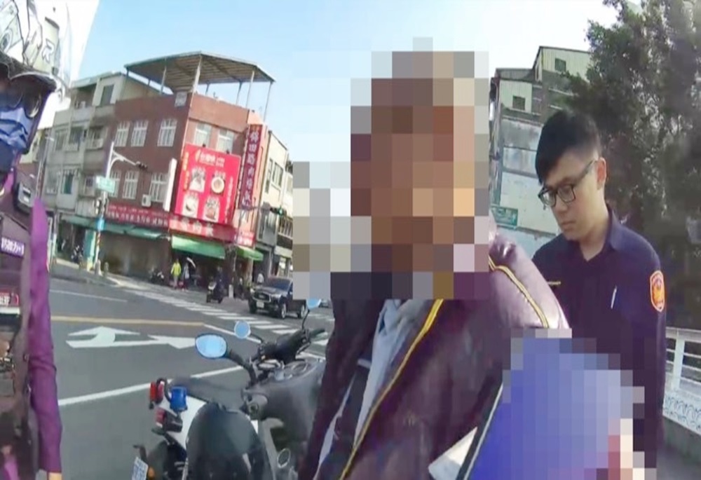 全因一口痰 高雄警意外抓到毒品通緝犯 243 248250220a03