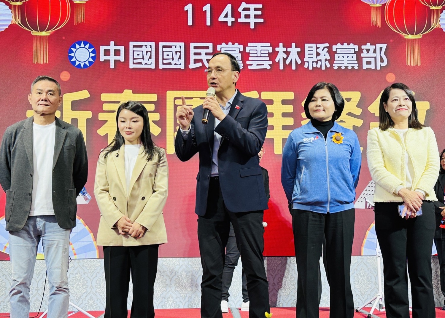 國民黨主席朱立倫抨擊民進黨執政不力還搞大罷免,將人民期望的安定、國家需要的穩定搞得一團亂。(記者葉子綱攝)