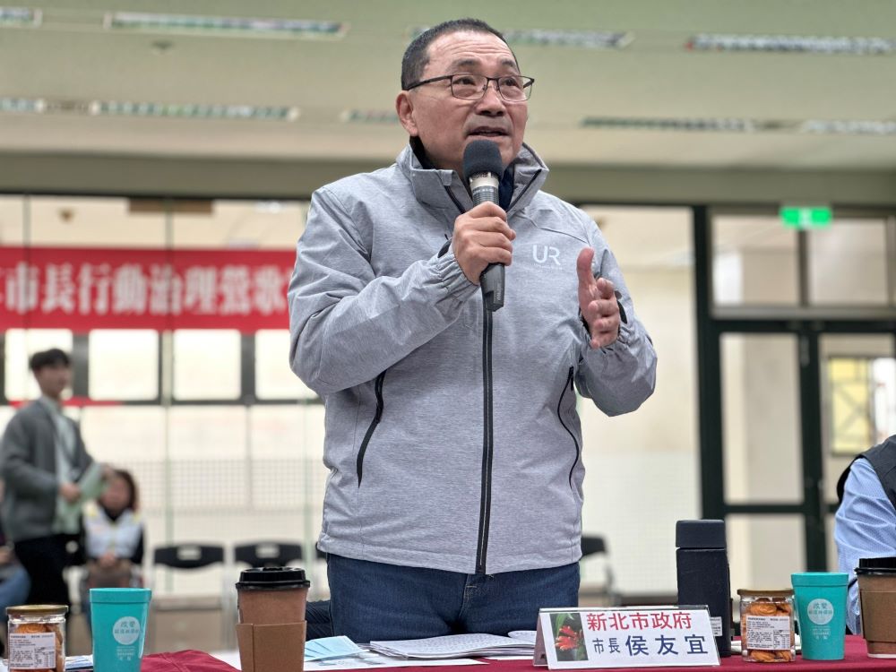 《圖說》新北市長侯友宜於今日,率領市府團隊前往三鶯地區召開行動治理。〈民政局提供〉