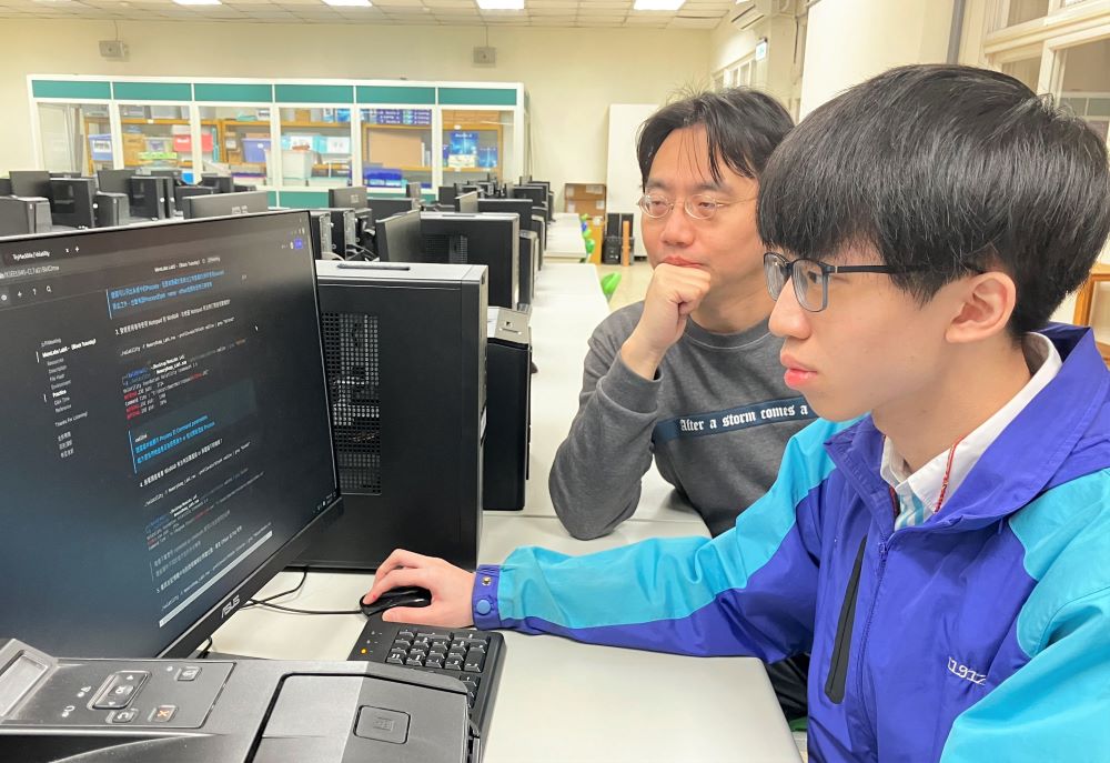 《圖說》三重商工白又銘同學以優異表現透過特殊選才進入國立清華大學。〈教育局提供〉